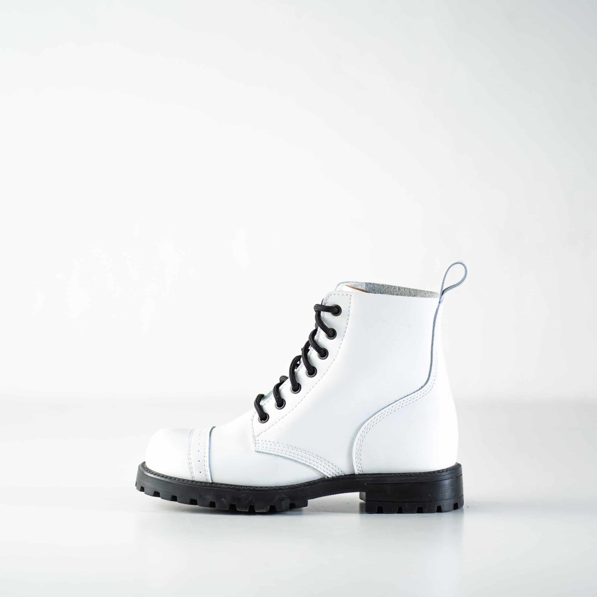 517 aka Aviator Boots - White - 36