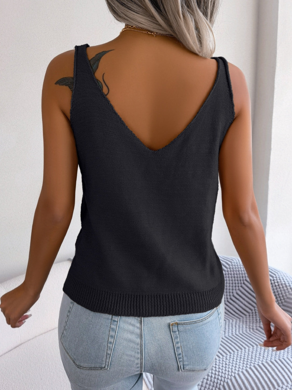 Cable-Knit Scoop Neck Knit Vest