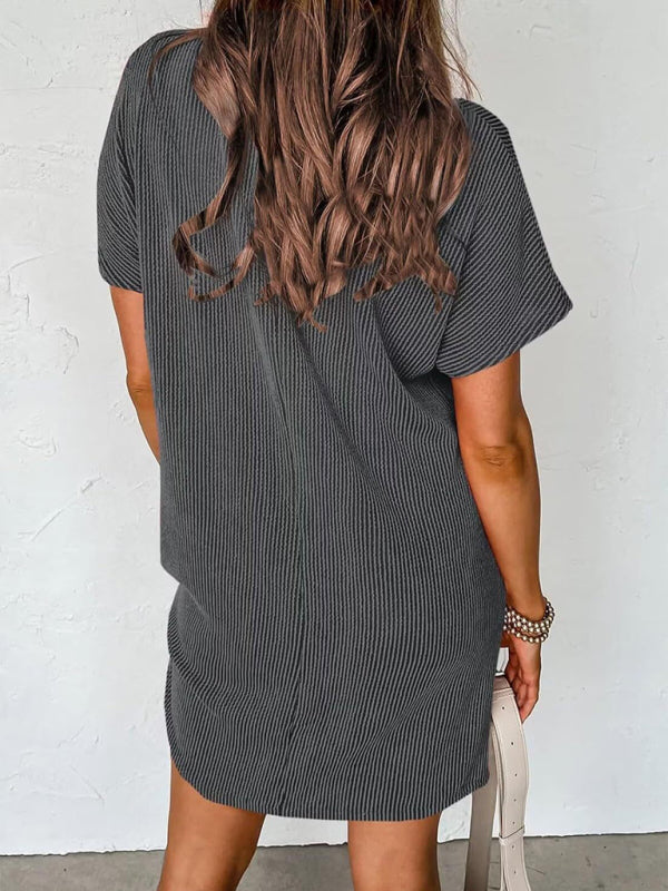 Casual contrasting wavy striped short-sleeved pocket dress