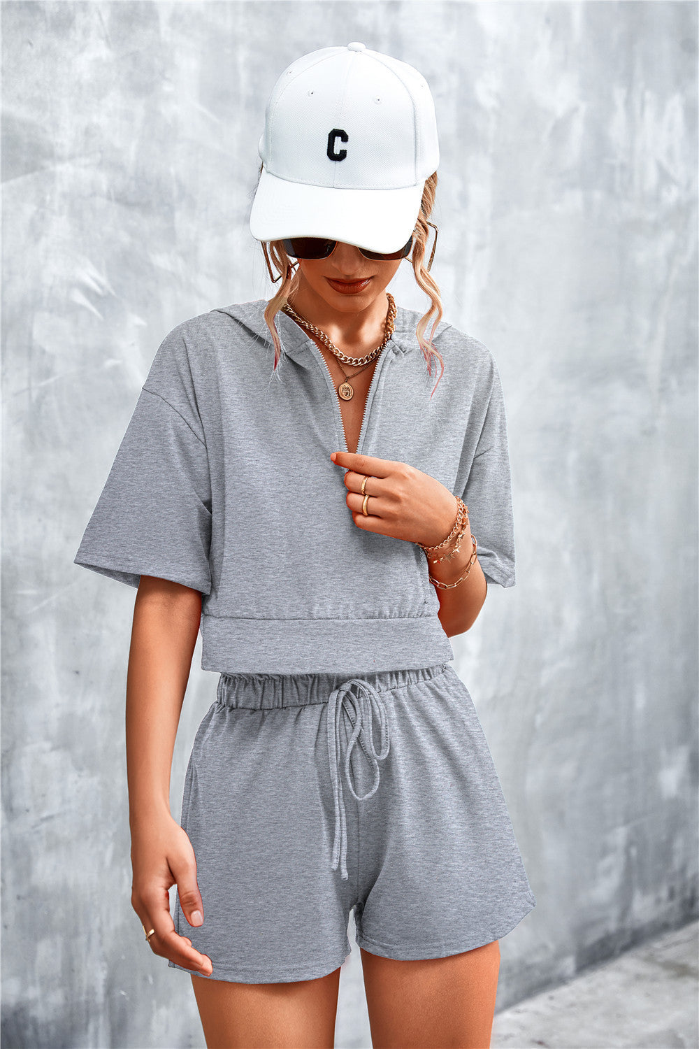 Half Zip Cropped Hooded T-Shirt and Shorts Set - Gray / S