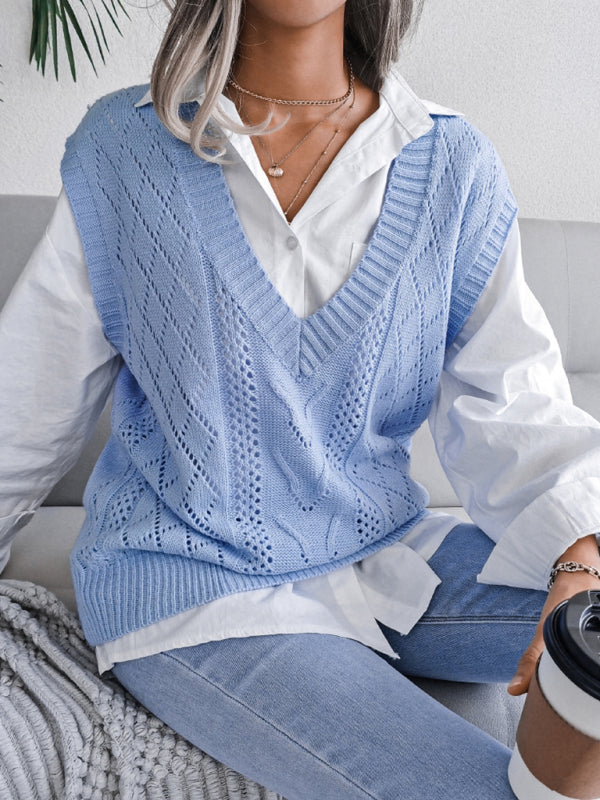 महिलाओं का खोखला आउट तला हुआ आटा ट्विस्ट वी-गर्दन बुना हुआ बनियान स्वेटर