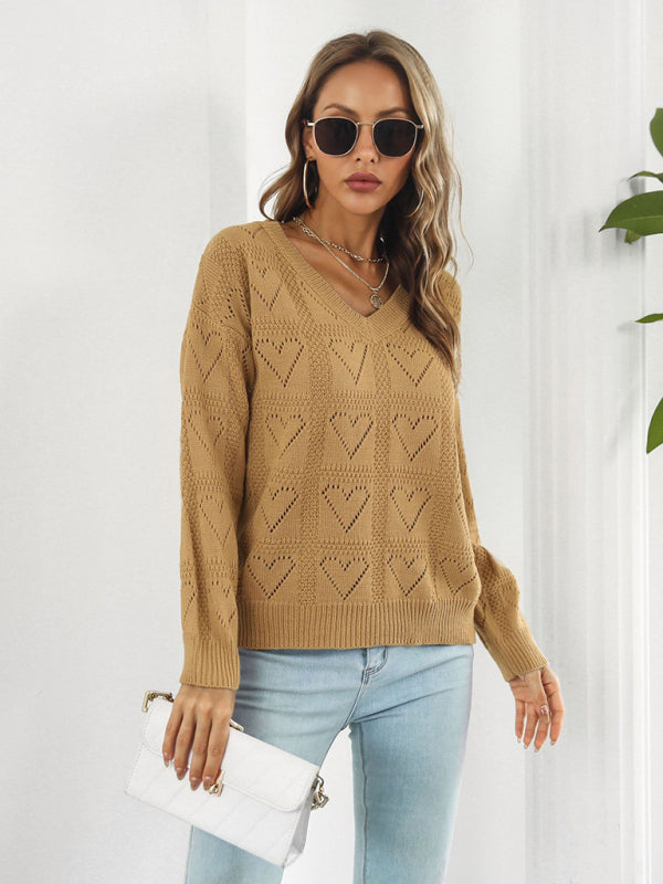 महिलाओं का कटआउट हार्ट प्लेड ड्रॉप-शोल्डर स्लीव स्वेटर