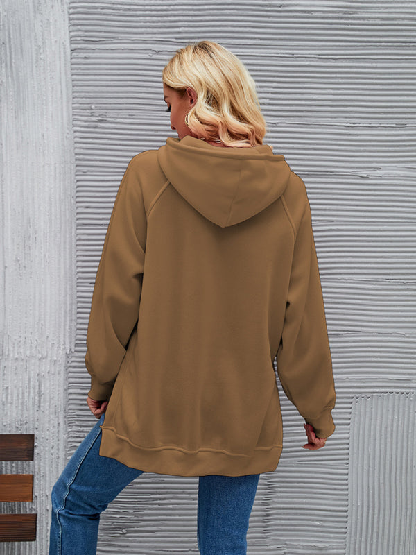 नई शरद ऋतु और सर्दियों की फैशनेबल हुड वाली लंबी आस्तीन वाली साइड स्लिट स्वेटशर्ट