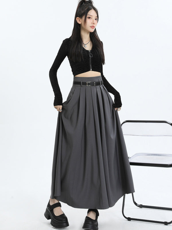 Women's A-line pleated skirt with wide hem