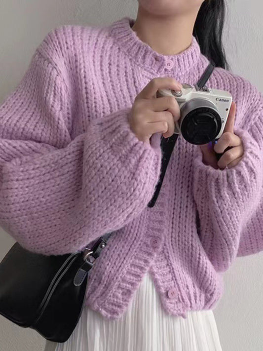 महिलाओं का छोटा मोटा स्वेटर कार्डिगन