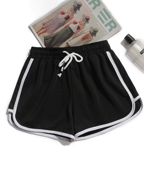 Sports style three-quarter shorts