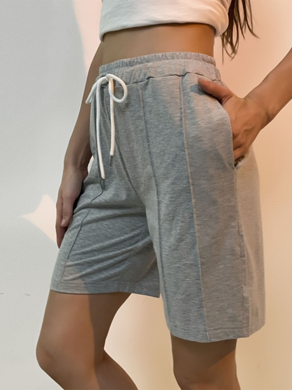 Women’s casual solid color lace-up shorts