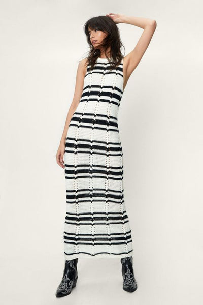 Women’s round neck loose contrast striped dress - White / S